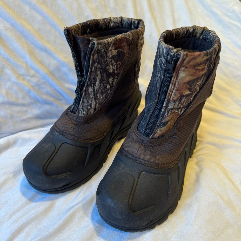 Itasca kids Camo Hunting Snow Boots size 4